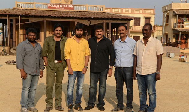 Chiranjeevi-Sardaar-Gabbar-Singh-Sets-pawan kalyan2