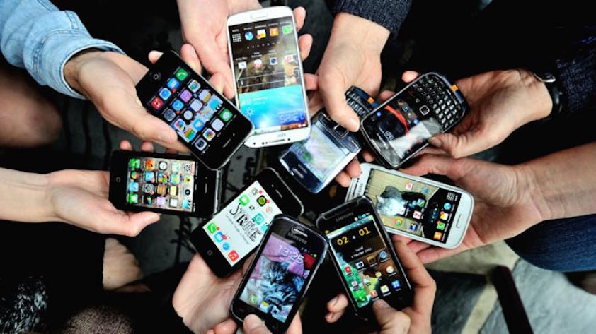 Students Are NO Longer Allowed To Use Mobile Phones In The Colleges