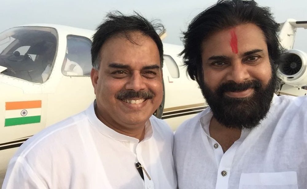 Nadendra Manohar Met Pawan Kalyan at Tirupathi Airport On October 11, 2018.